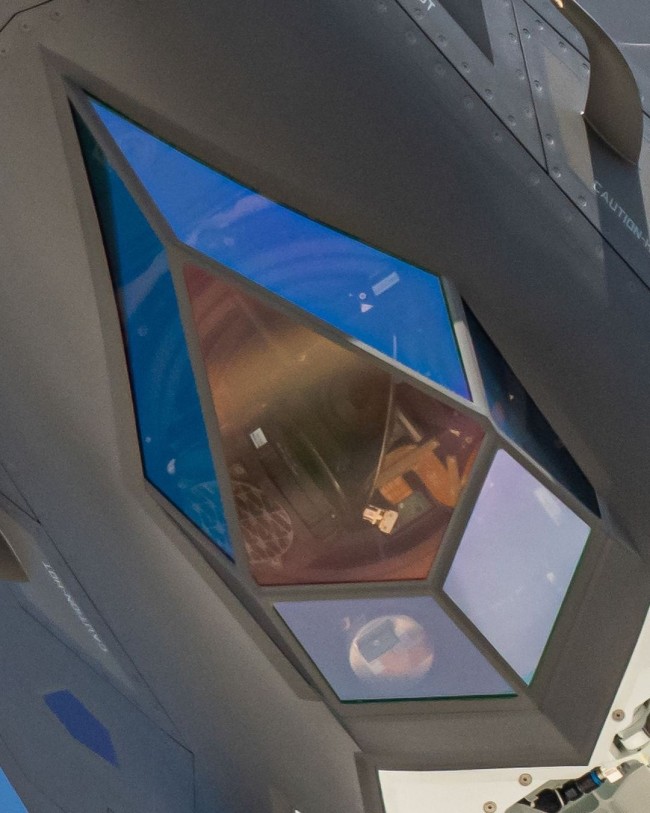 F35空中开弹仓 内部结构一览无余！