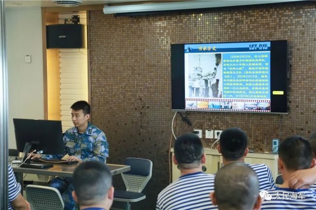 揭秘！登陆舰舰员与陆战队员如何协同训练