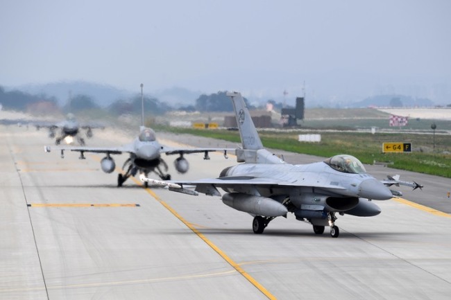 韓國空軍公開舉行大規模演習：出動70多架戰機