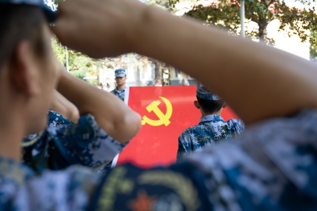 激昂青春献给党 青年官兵这样为党庆生