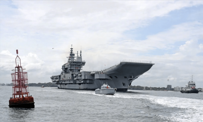 印度第一艘国产航母交付海军,还没服役已经落伍