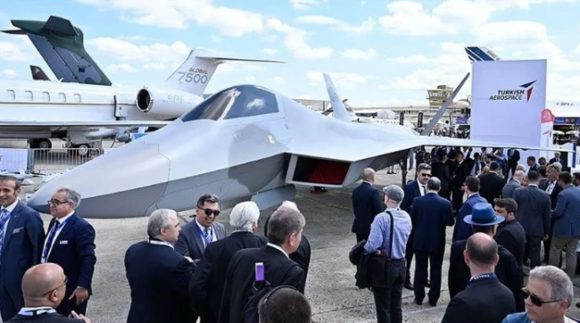 曾经在巴黎航展上展出的TF-X模型。