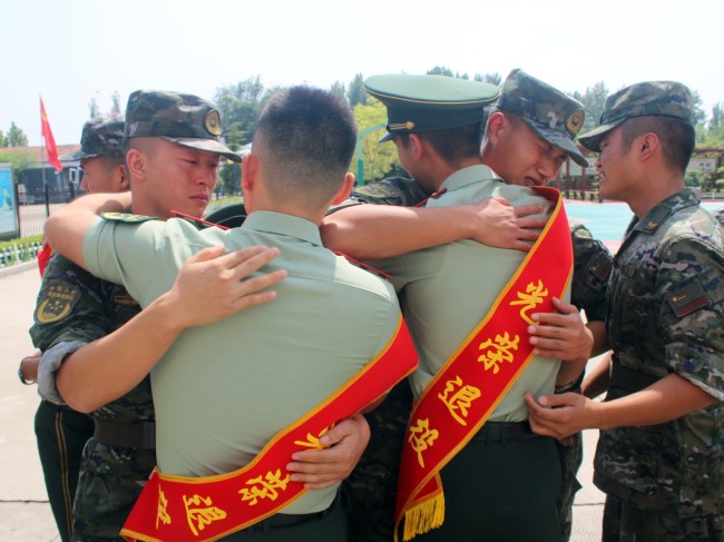 退伍季——武警邯郸支队举行夏秋季退伍老兵欢送仪式