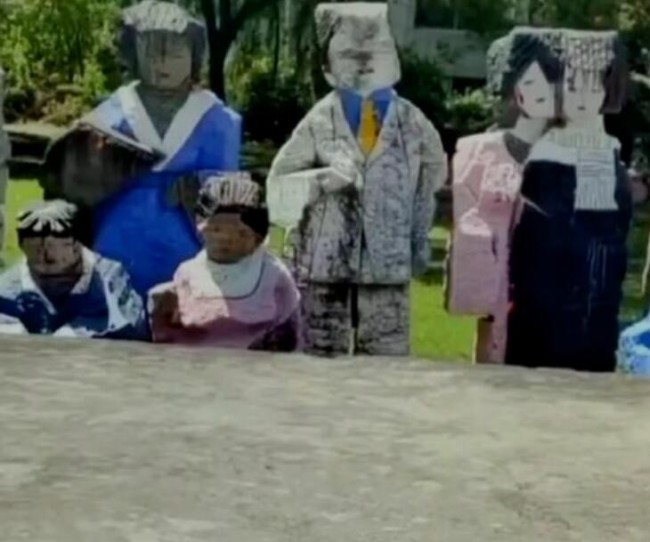 上海一公园现日本和服雕塑群 有网友称：它们是怎么进去的！