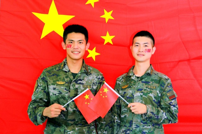 今天，我们用“特殊方式”向祖国告白