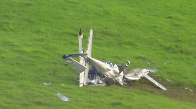 澳洲两架飞机相撞目击者回顾经过 飞行员分别为80岁男子和77岁男子