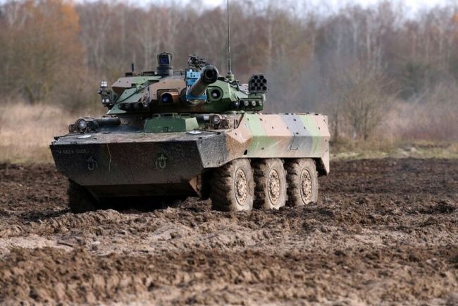 AMX-10RC轮式105毫米突击炮公路机动性优异，而俄军目前并没有同类型的装备。