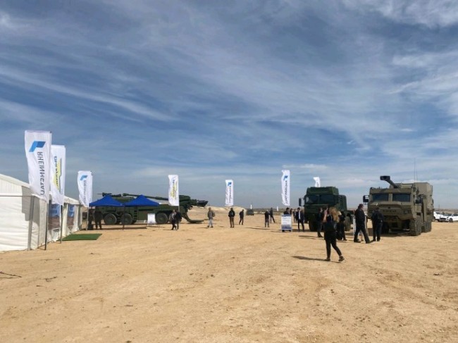 以色列新型卡车炮 一门媲美四门M109榴弹炮