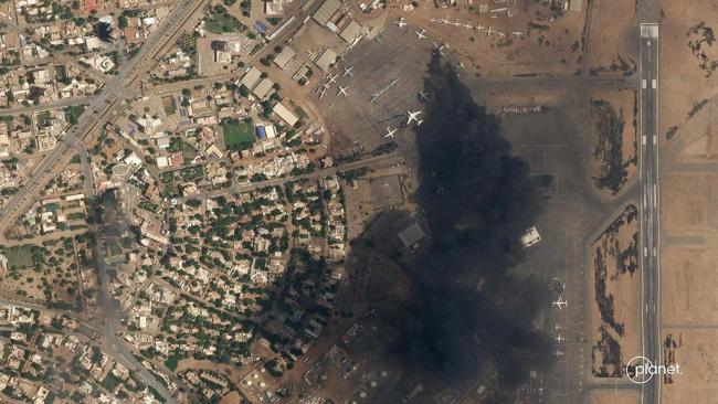苏丹武装冲突双方同意人道主义停火3小时 冲突卫星影像曝光