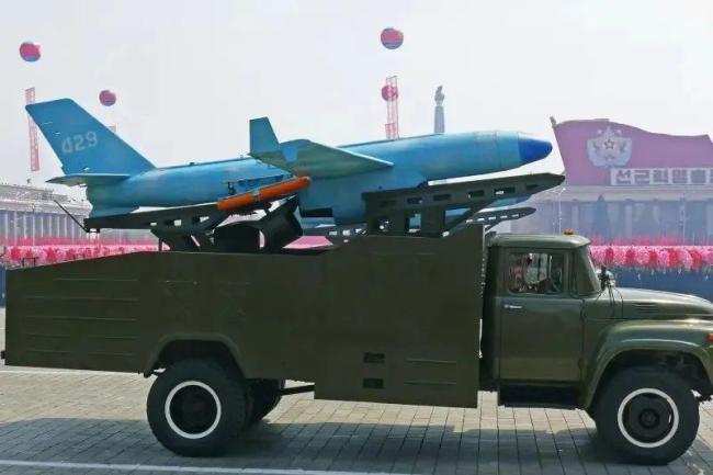 机场惊现神秘飞行器！朝鲜也有“五代机”了？