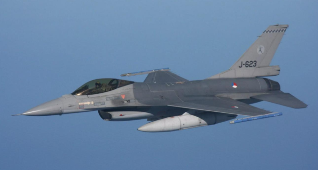 目前荷兰在役的F-16在后期被升级到F-16AM/BM标准，超视距空战能力大幅提升。