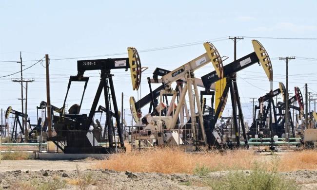 美原油库存意外暴跌逾千万桶 衰退警报下油价如何演绎？