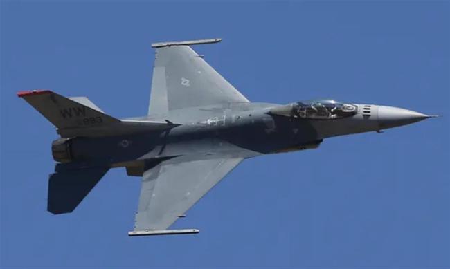 北约透露乌克兰飞行员已在盟国接受F-16战斗机飞行训练，兰飞乌国防部称至少需要48架“才能战胜俄罗斯”