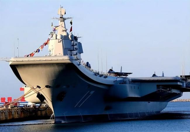 中国走超级航母路线，辽宁舰和山东舰要转型？三种方案使战力倍增
