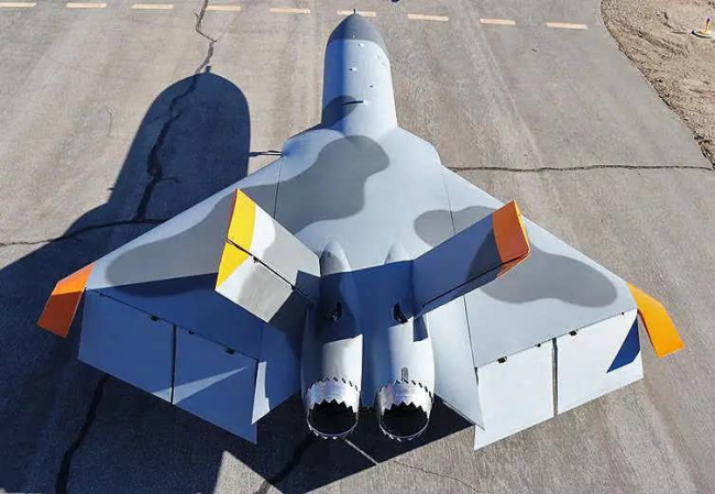 美媒披露：为模拟解放军歼-20，美国防部正式订购一批5GAT隐形无人机