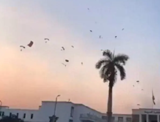 哈马斯空中突袭以色列，动力翼伞表现抢眼