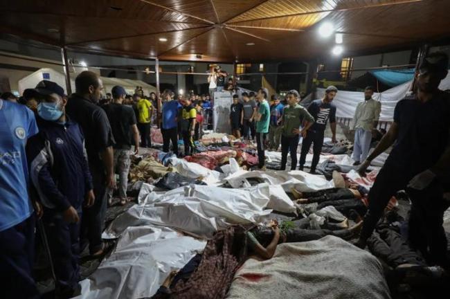 加沙城的一家医院遇袭，造成数百人死亡。图自半岛电视台、路透社