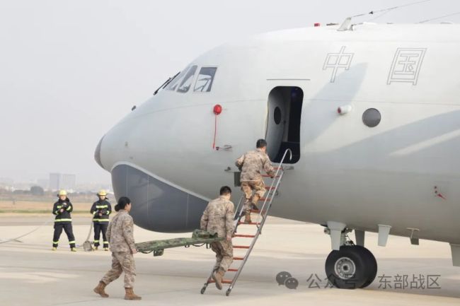 来了！东部战区陆海空军新年开飞高燃画面