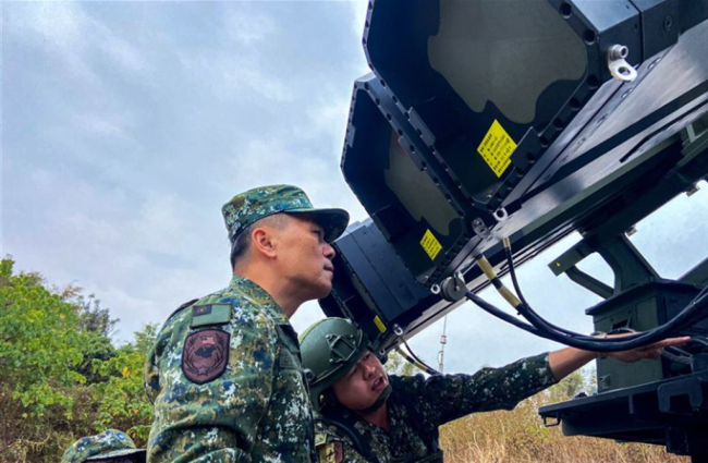 台湾军事基地迎来2支劲旅，新防空导弹首次实射，性能到底如何？