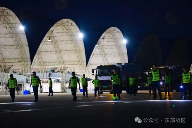 东部战区空军航空兵某旅开展实战化飞行训练