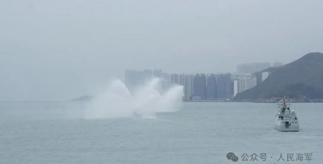 海南舰编队，顺利抵达香港