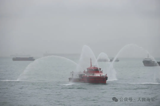 海南舰编队抵港，预计将有万余人次登舰参观