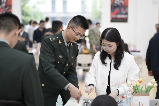 杜绝精致利己主义： “九福”活动暖军营 携手同驱“利己”风