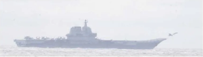 台“大批战机异常起降”!全副武装的F-16V监控山东舰?