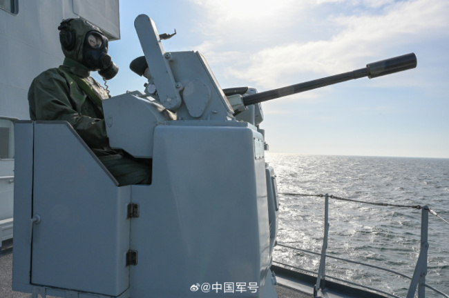 昼夜不停！直击海上补给演练现场
