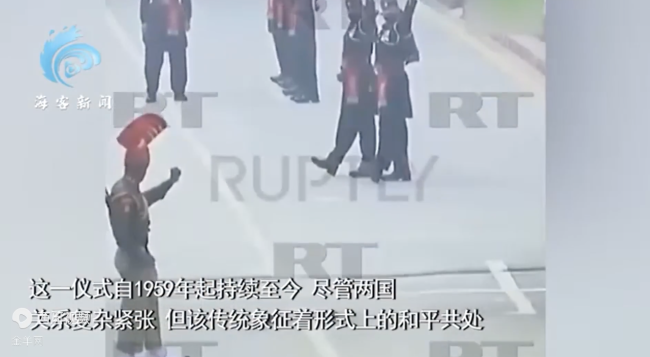 印巴恢复边境联合降旗仪式 象征和平共处