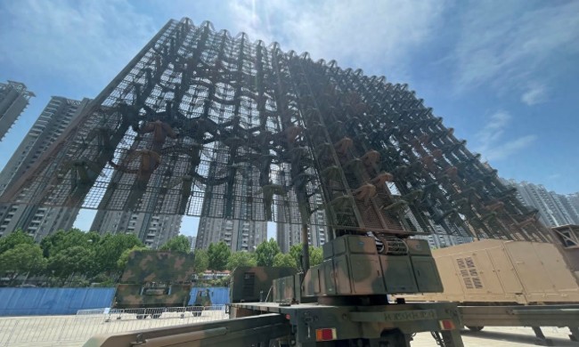 國產(chǎn)JY-27V高機(jī)動(dòng)米波雷達(dá)有多厲害 隱身戰(zhàn)機(jī)的克星！