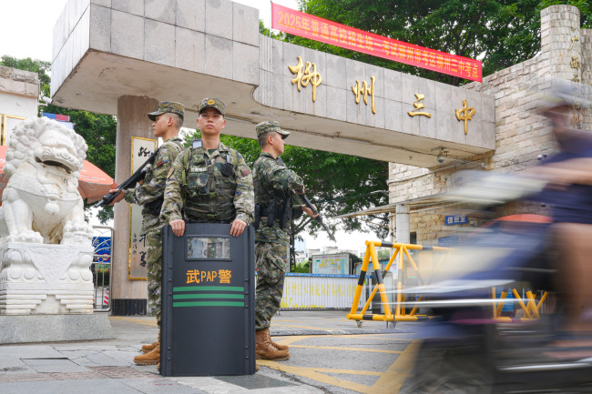 高考首日，柳州武警硬核“护考”  为学子筑起安全屏障