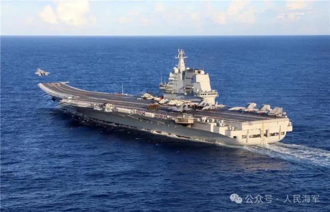 中国双航母首次同时现身西太，三个关键信息值得关注
