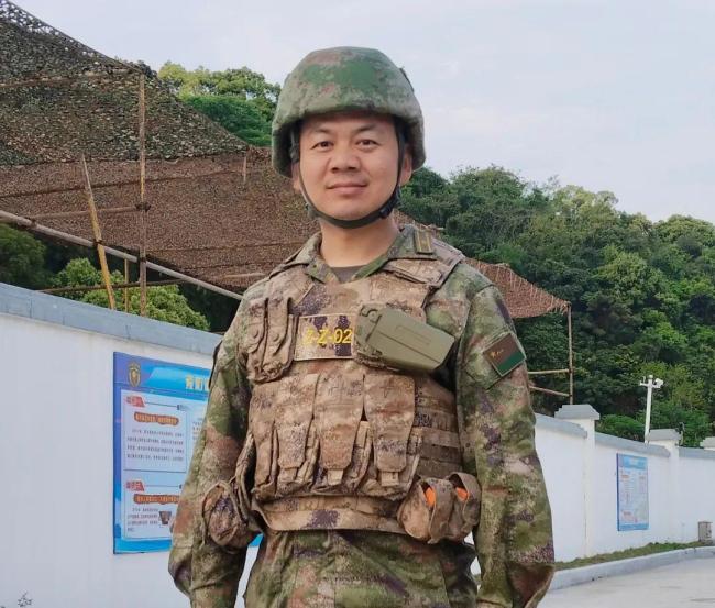 跪母救人的军人张伟，归队！救人昏迷时仍高喊救人