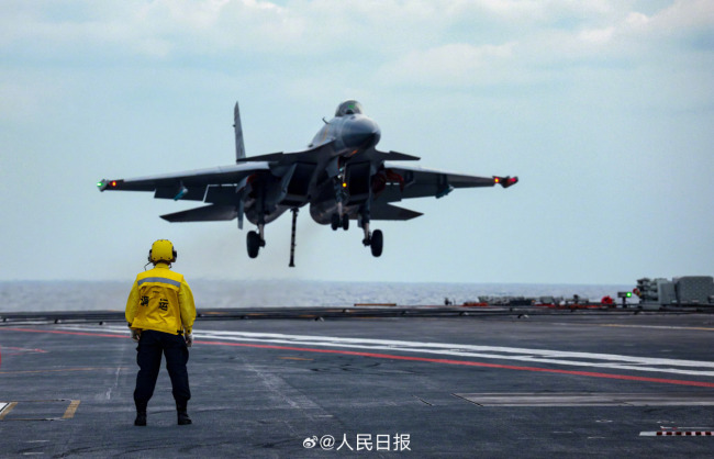 双航母编队首提“互为对手实战对抗”展现了何种能力？