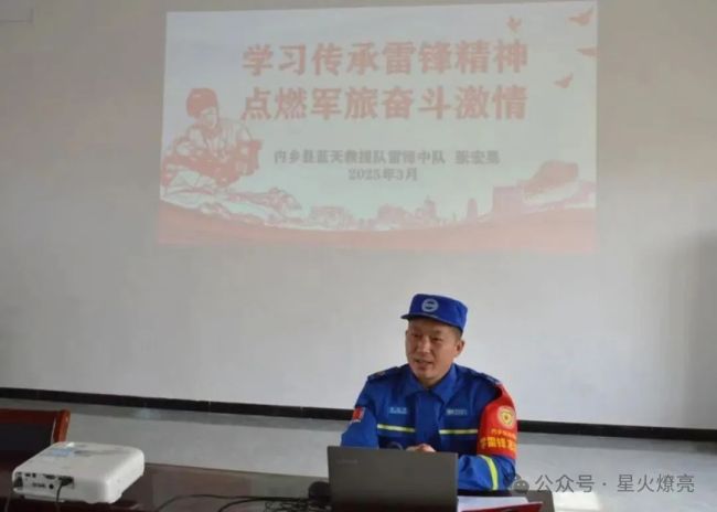 退伍老兵张宏果——笔尖上的军人情怀_军事频道_中华网