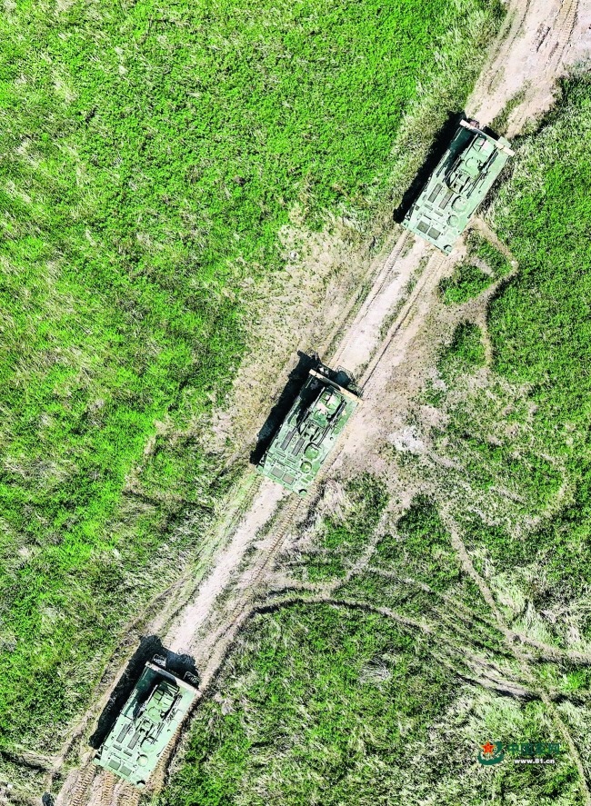 陆军某旅防空营实弹射击训练影像