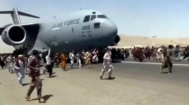 特朗普碰瓷：夺回阿富汗空军基地，离中国太近