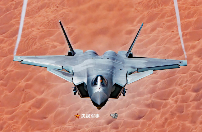 震撼！空中极近距离拍战机影像大片来了