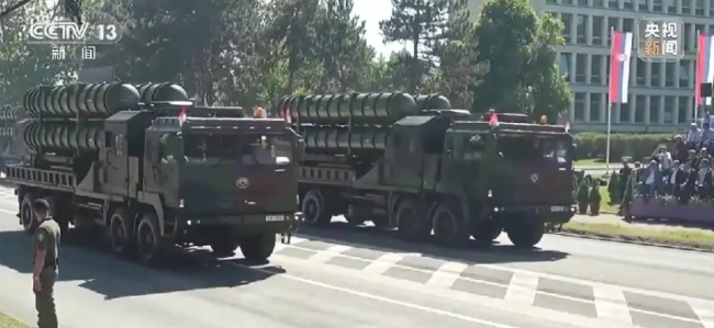 频频在国内“露脸”的中国导弹,亮相塞维尔亚阅兵式