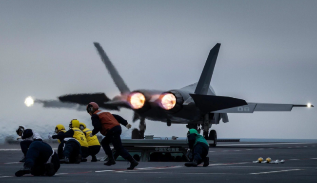 美媒震惊:电磁弹射给福建舰带来的优势,原来这么多!