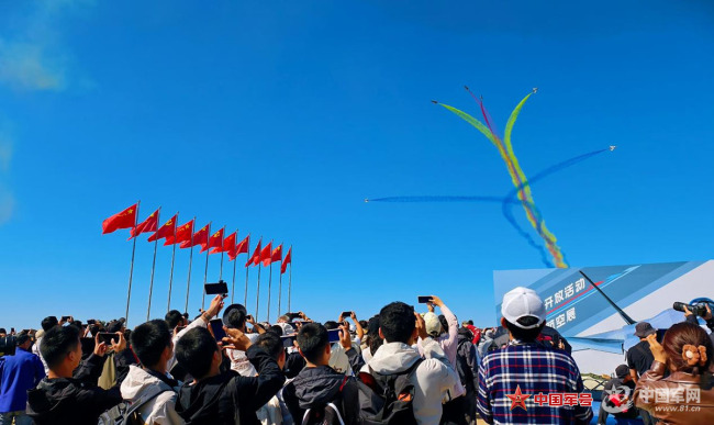 鹰击长空：镜头下的“蓝天舞者”