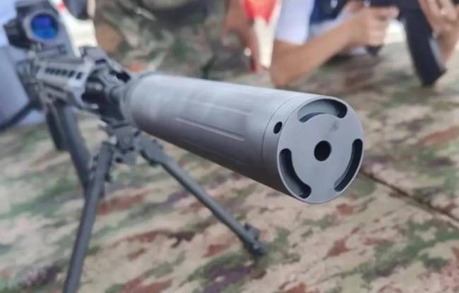 新曝光!中国步枪全部安装消音器,普通士兵要消音器有什么用?