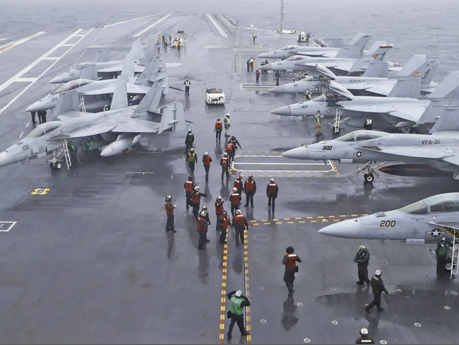 重兵集结加勒比海，全球部署捉襟见肘，美军多海域再现“航母真空”