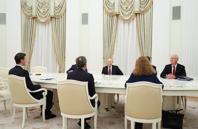 俄高调公布战场进展，乌密集外交寻求支持，美俄莫斯科谈“和平计划”