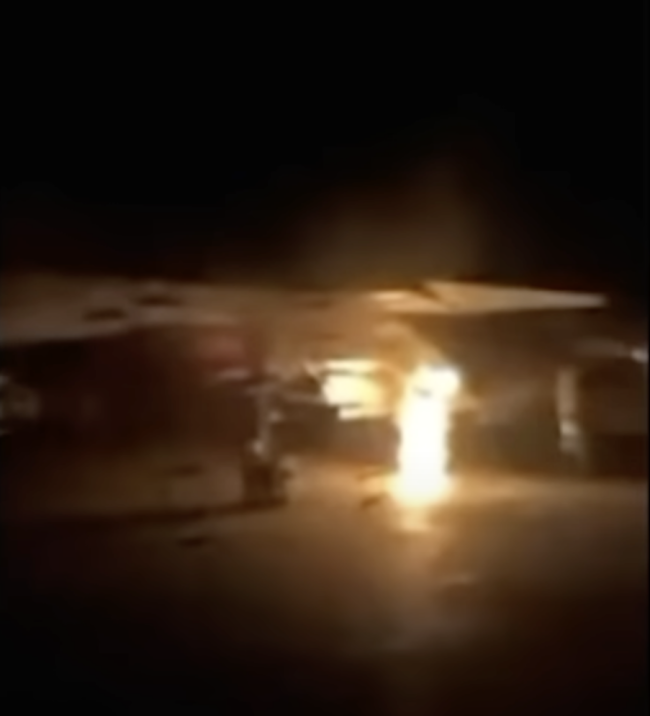 画面曝光！乌克兰称纵火焚烧两架苏-30战机，俄方暂无回应