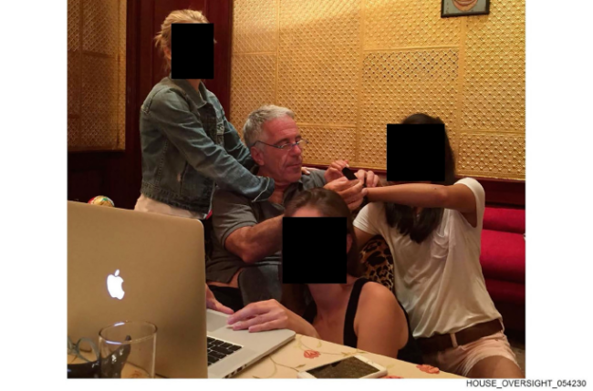 爱泼斯坦案，是一面照妖镜