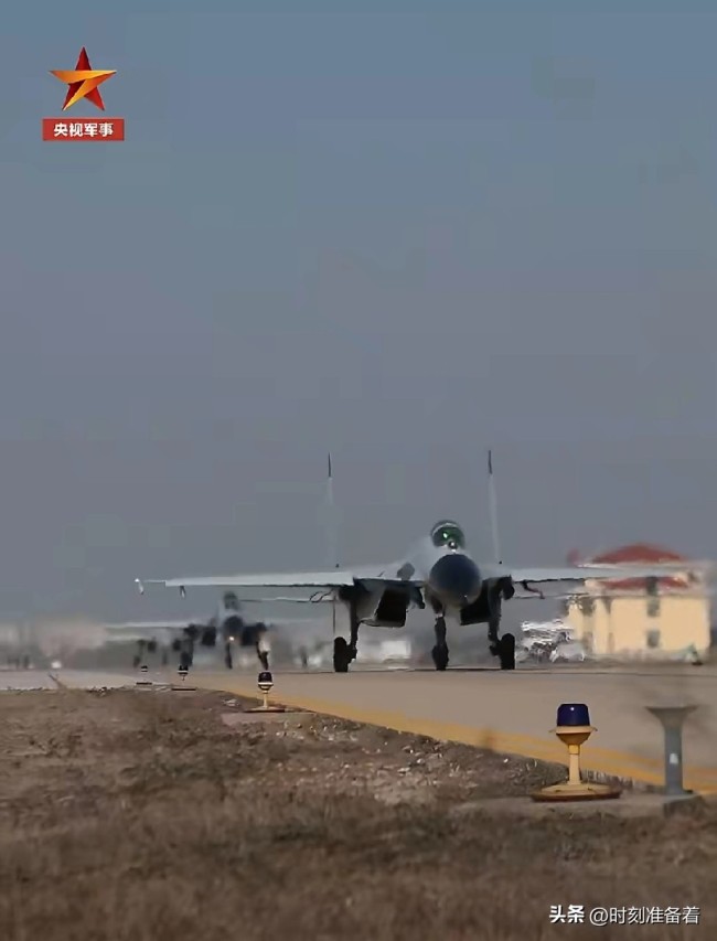 空军大机群“大象漫步”震撼现场！