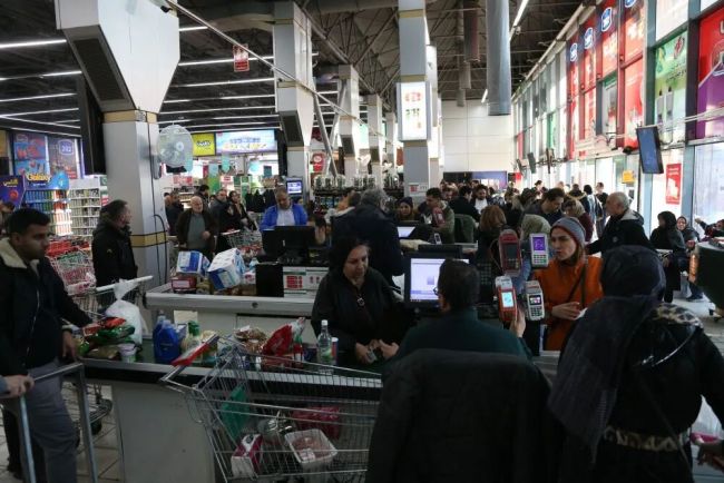 战争阴云密布，伊朗首都直击