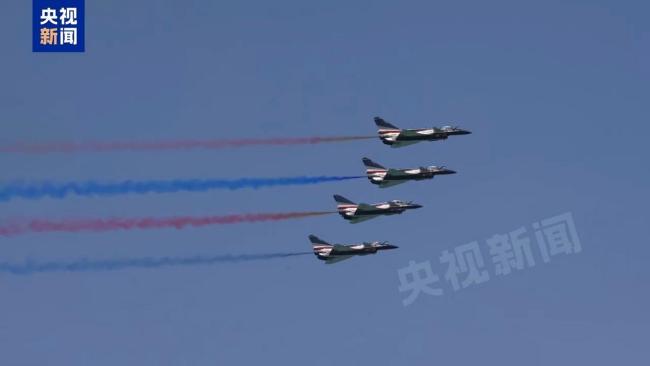 八一飞行表演队再次亮相新加坡 中国航空力量到底有多强 专家解析